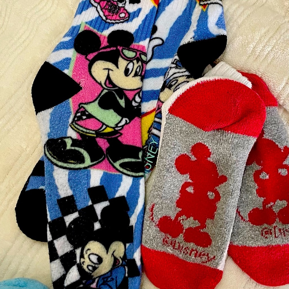 Van’s and Disney Mickey Mouse pair men’s guys teens socks